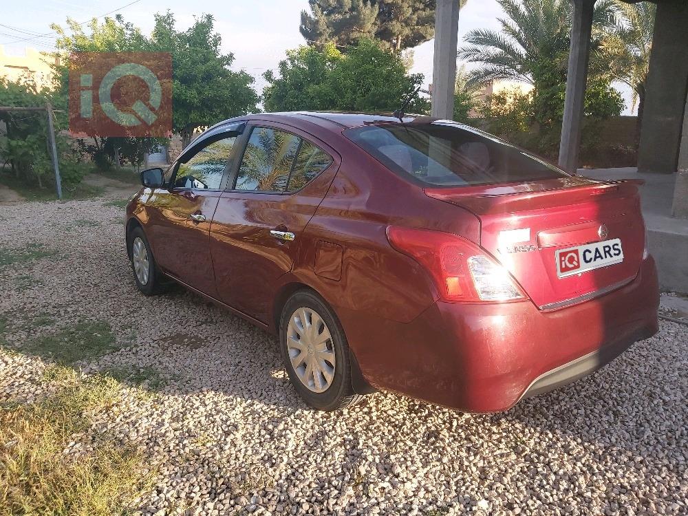 نيسان فيرسا